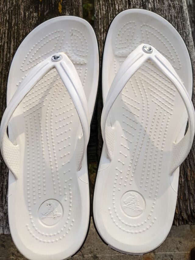 How to clean flip flops (even when they stink)